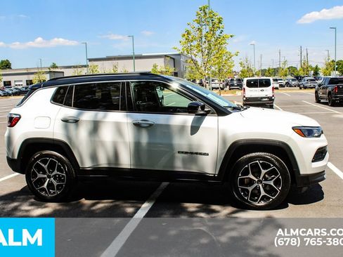 Used 2025 Jeep Compass Limited AWD/4WD image 9