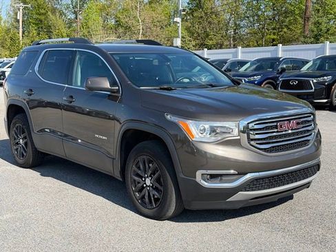 Used 2019 GMC Acadia SLT FWD image 1