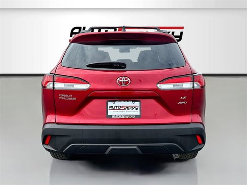 Used 2025 Toyota Corolla Cross LE w/ Moonroof Package image 6