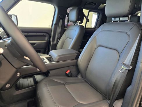 New 2026 Land Rover Defender 110 X-Dynamic SE image 12