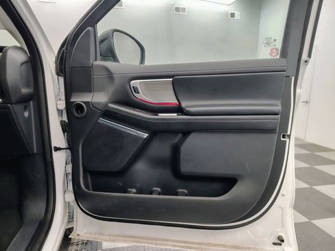 Used 2025 Ford Expedition Max Platinum AWD/4WD image 14