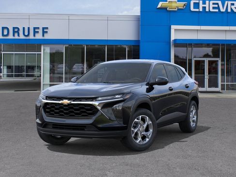 New 2026 Chevrolet Trax LS w/ LS Convenience Package FWD image 30