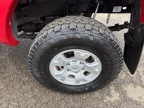 Used 2012 Toyota Tacoma 4x4 Double Cab w/ SR5 Pkg image 5