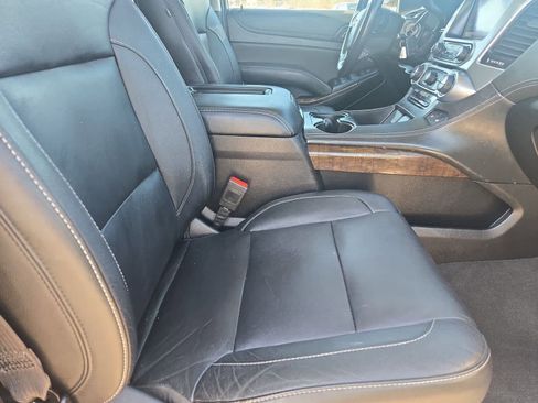 Used 2020 Chevrolet Suburban LT image 22