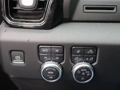 Used 2023 GMC Sierra 1500 AT4 AWD/4WD image 21