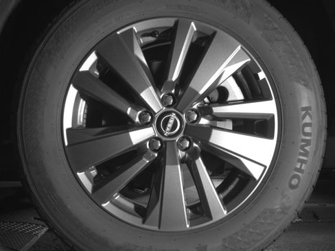 Used 2025 Nissan Pathfinder SV FWD image 14