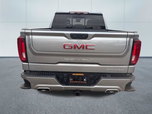 Used 2024 GMC Sierra 1500 Denali w/ Technology Package AWD/4WD image 3