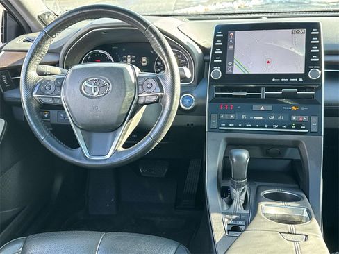 Used 2021 Toyota Avalon Limited image 2