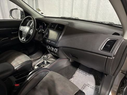 Used 2018 Mitsubishi Outlander Sport SE FWD image 25