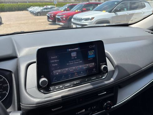 Used 2025 Nissan Rogue SV AWD/4WD image 20