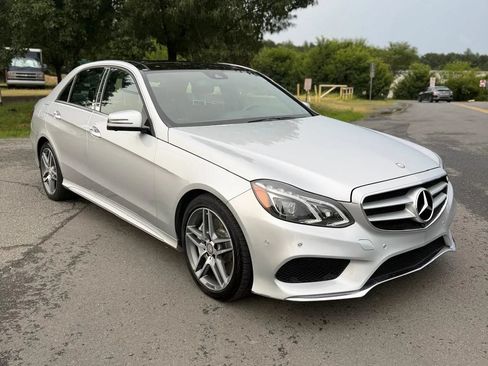Used 2014 Mercedes-Benz E 550 4MATIC Sedan w/ Premium 1 Package image 3