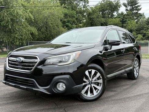 Used 2018 Subaru Outback 3.6R Touring AWD/4WD image 1