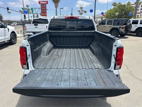 Used 2025 Chevrolet Colorado W/T AWD/4WD image 36