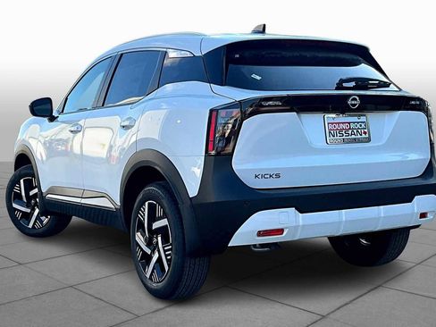 New 2026 Nissan Kicks SV image 7