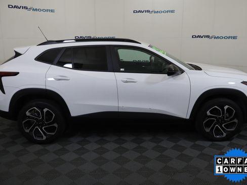 Used 2025 Chevrolet Trax RS w/ Driver Confidence Package FWD image 5