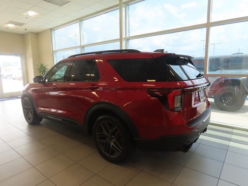 Used 2025 Ford Explorer ST AWD/4WD image 10