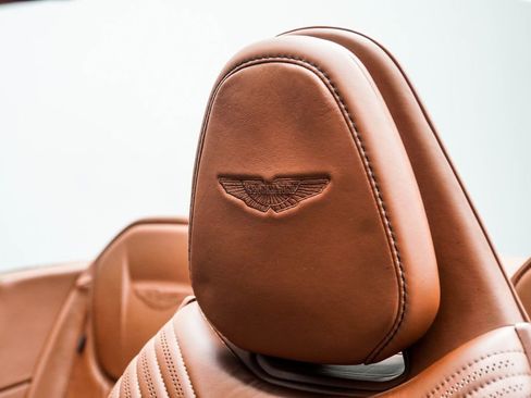 Used 2019 Aston Martin DB11 Volante RWD image 53