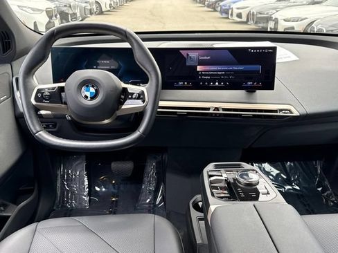 Used 2026 BMW iX xDrive60 w/ Premium Package AWD/4WD image 30
