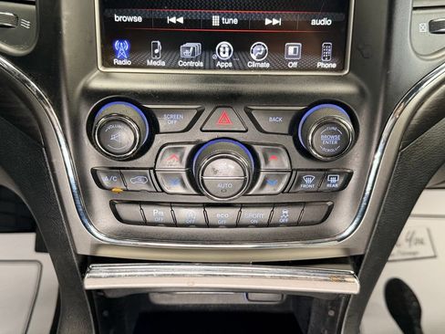 Used 2017 Jeep Grand Cherokee Altitude AWD/4WD image 13