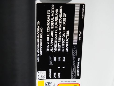Used 2023 Aston Martin V8 Vantage Coupe image 30