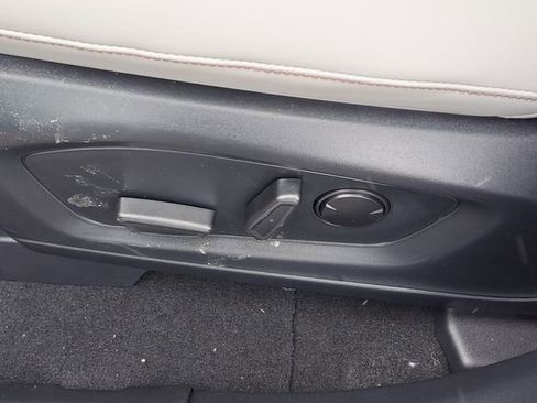 Used 2026 Ford Explorer Active w/ Active Comfort Package image 6