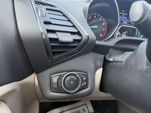 Used 2017 Ford Escape Titanium AWD/4WD image 28