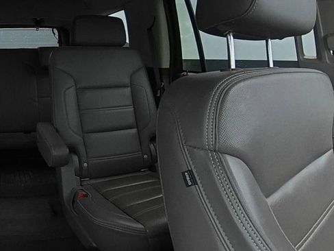 Used 2020 GMC Yukon Denali w/ Open Road Package AWD/4WD image 28