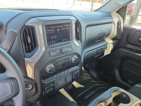 New 2026 GMC Sierra 2500 Pro w/ Convenience Package image 16