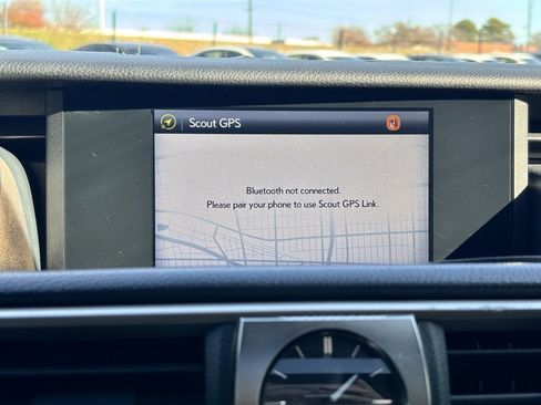 Used 2017 Lexus IS 200t image 32