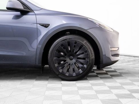 Used 2023 Tesla Model Y Long Range image 37