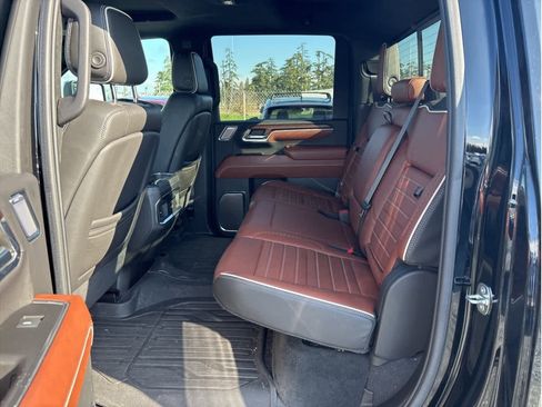 Used 2024 GMC Sierra 2500 Denali Ultimate image 5