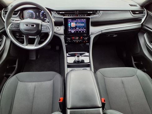 Used 2025 Jeep Grand Cherokee L Laredo w/ Luxury Tech Group I image 5