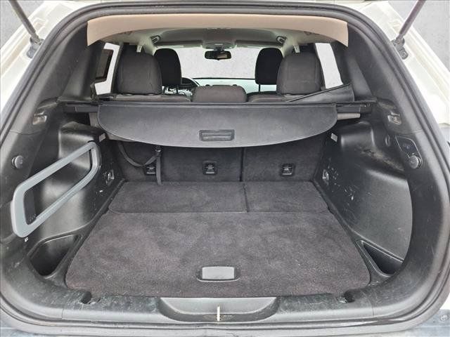 Used 2017 Jeep Cherokee Sport w/ Cold Weather Group AWD/4WD image 6
