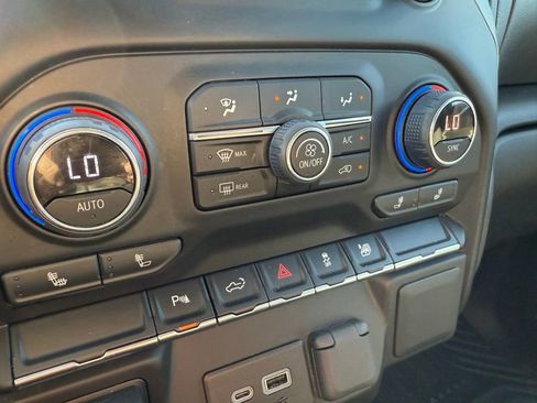 Used 2022 Chevrolet Silverado 2500 LT w/ Convenience Package image 30