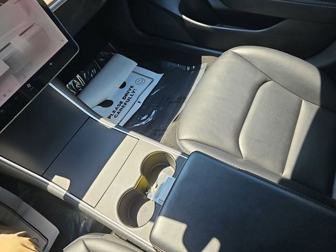 Used 2020 Tesla Model 3 Standard Range Plus RWD image 26