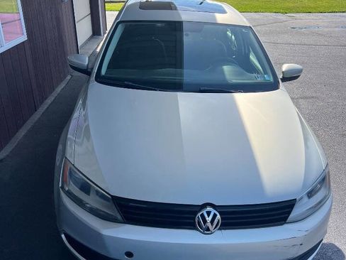 Used 2011 Volkswagen Jetta SE FWD image 7