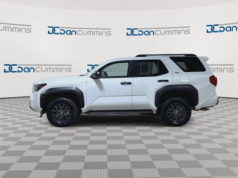 Used 2025 Toyota 4Runner SR5 AWD/4WD image 5