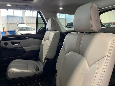 Used 2023 Honda Pilot Touring image 18