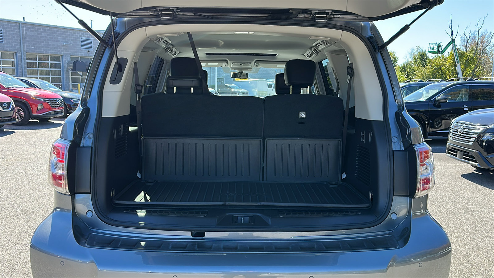Used 2019 Nissan Armada Platinum w/ Captain's Chairs Package AWD/4WD image 7