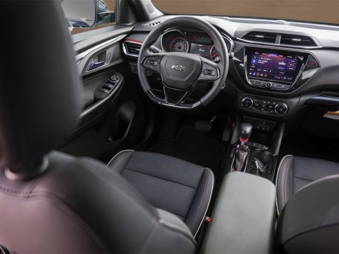 Used 2021 Chevrolet TrailBlazer RS w/ Technology Package image 27