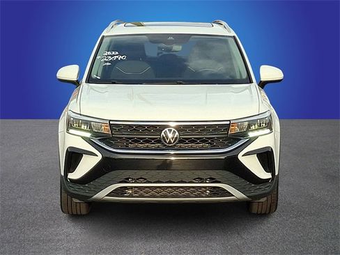 Used 2023 Volkswagen Taos SE image 2