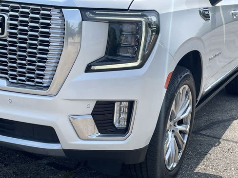 Used 2022 GMC Yukon XL Denali AWD/4WD image 40