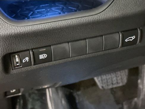Used 2025 Toyota RAV4 XSE AWD/4WD image 16