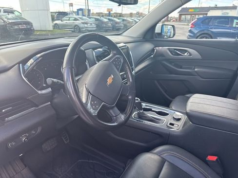 Used 2020 Chevrolet Traverse LT w/ LT Premium Package image 5