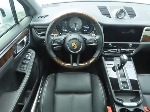 Used 2022 Porsche Macan S image 10
