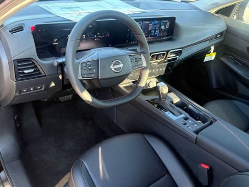 New 2026 Nissan Sentra SR FWD image 11