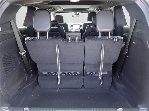 New 2027 Chrysler Pacifica Limited AWD/4WD image 8