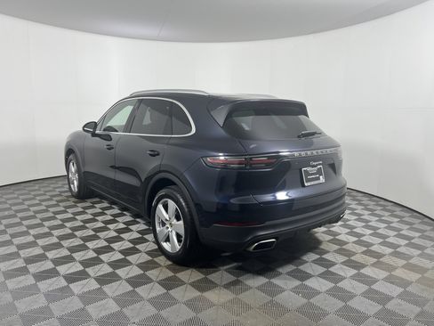 Certified 2023 Porsche Cayenne AWD/4WD image 3