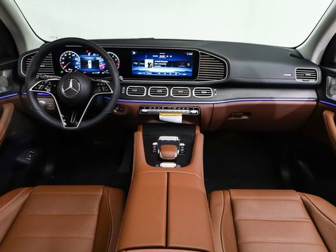 New 2026 Mercedes-Benz GLS 450 4MATIC image 7