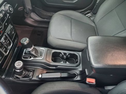 Certified 2022 Jeep Gladiator Sport AWD/4WD image 31